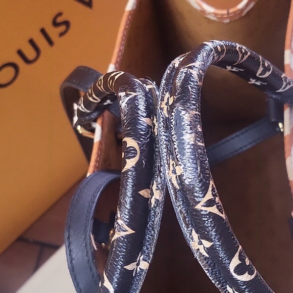 Gone**Louis Vuitton Onthego GM Crafty - Picture 12 of 12